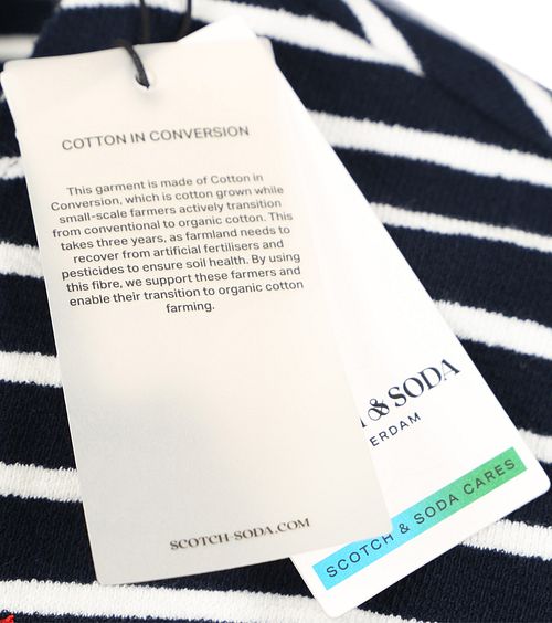Scotch and Soda strikketrøje i mørkeblå med bandana-stribet design Product / Detail