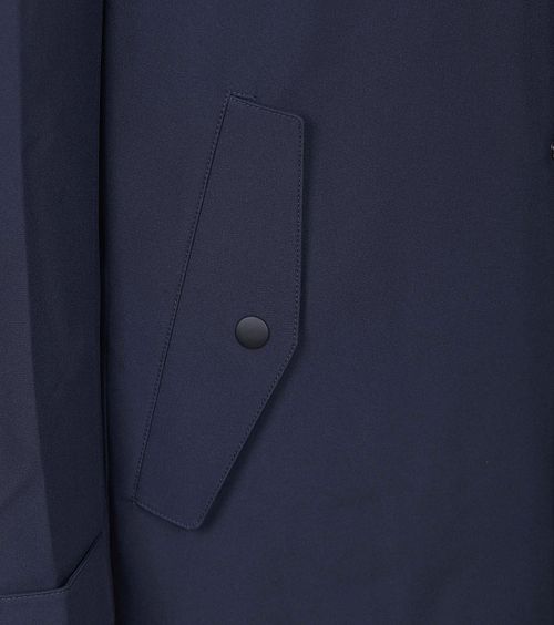 Chaqueta con capucha Tech en azul marino de Suitable Product / Detail