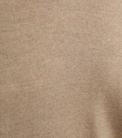 Sweter z wełny merino Suitable z dekoltem w serek, beżowy Product / Detail