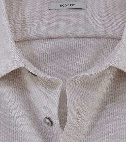 OLYMP Level 5 Skjorte Struktur Ecru Model / Detail