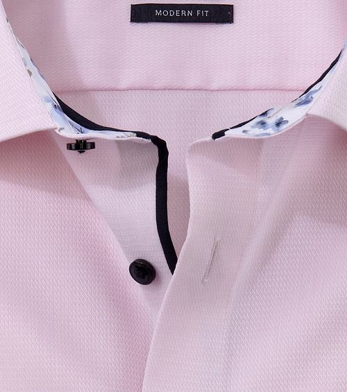 Olymp Luxor Shirt Structure Pink Model / Detail