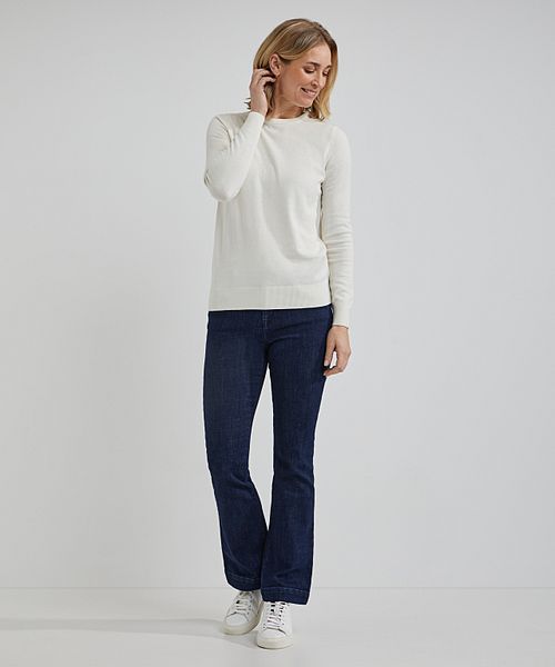 Steppin' Out Women's Flared Dark Blue Denim Jeans Model / Voorkant