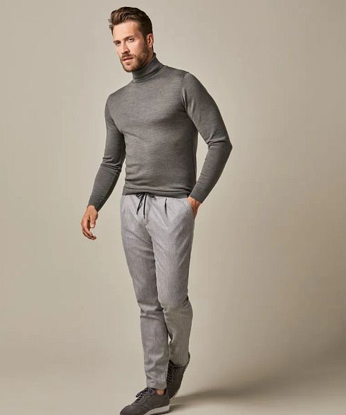 Profuomo Pull Col Roulé Merino Vert Model / Voorkant