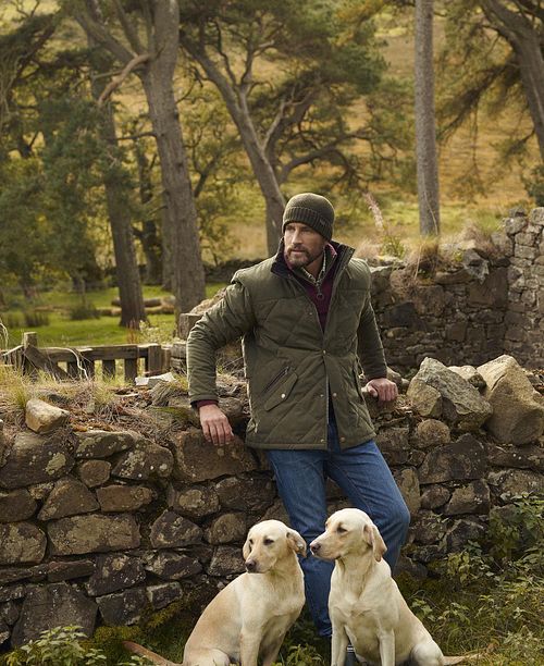 Barbour Muts Carlton Wol Donkergroen Model / Voorkant