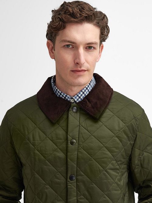 Barbour Liddesdale Quilt Verde Model / Detail