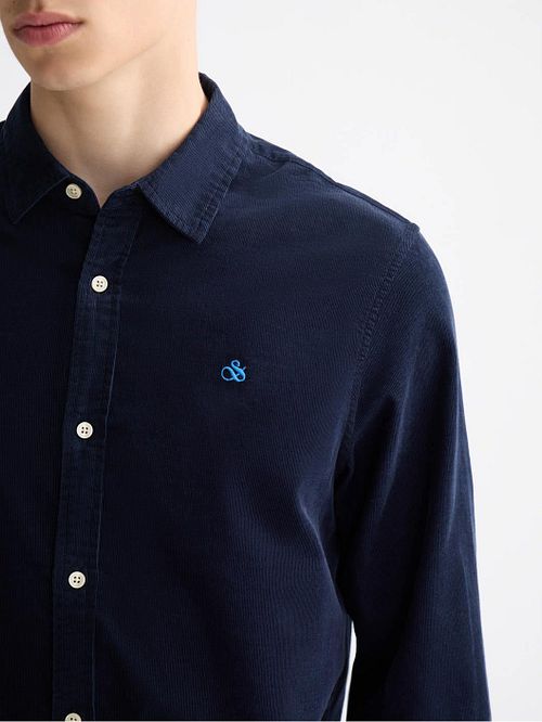 Chemise Scotch and Soda Solid Corduroy Noir Model / Detail
