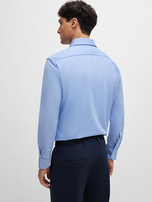 Camisa lisa BOSS azul claro Model / Achterkant