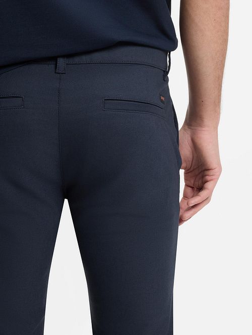 BOSS Chino Blu Scuro Model / Detail