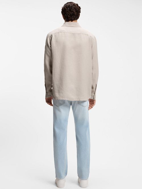 BOSS Overshirt Locky Linne Beige Model / Achterkant