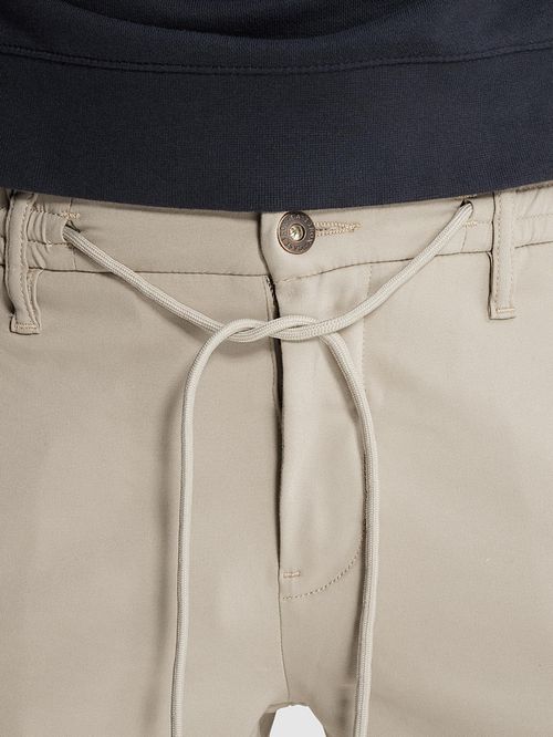 Cast Iron Cylas Chino Beige Model / Detail