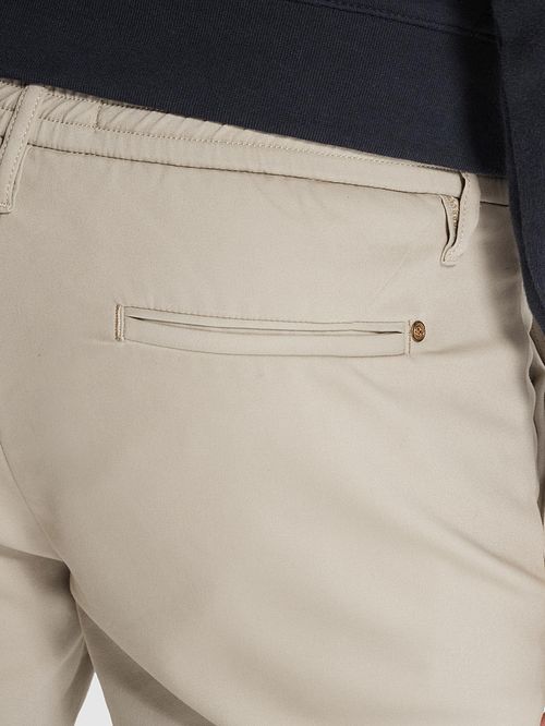 Cast Iron Cylas Chino Beige Model / Detail