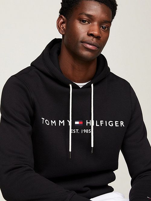 Hoodie Tommy Hilfiger Core czarna Model / Detail
