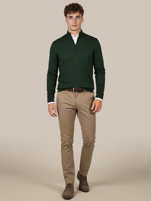 Suitable Plato Chino w kolorze khaki Model / Voorkant