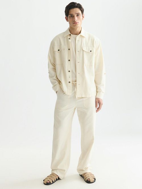 Koszulokurtka Scotch and Soda z bawełny i lnu w kolorze ecru Model / Voorkant