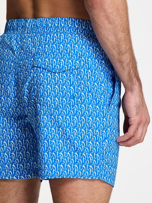 Shiwi Badeshorts Nick Wavy Coral Blau Model / Detail
