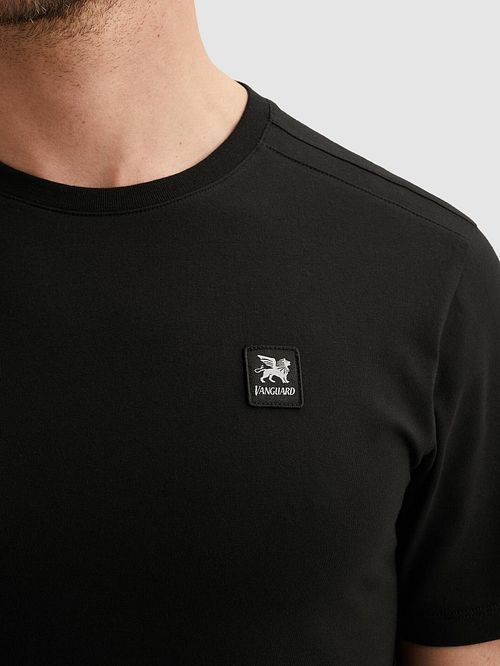Vanguard T-shirt Logo Sort Model / Detail