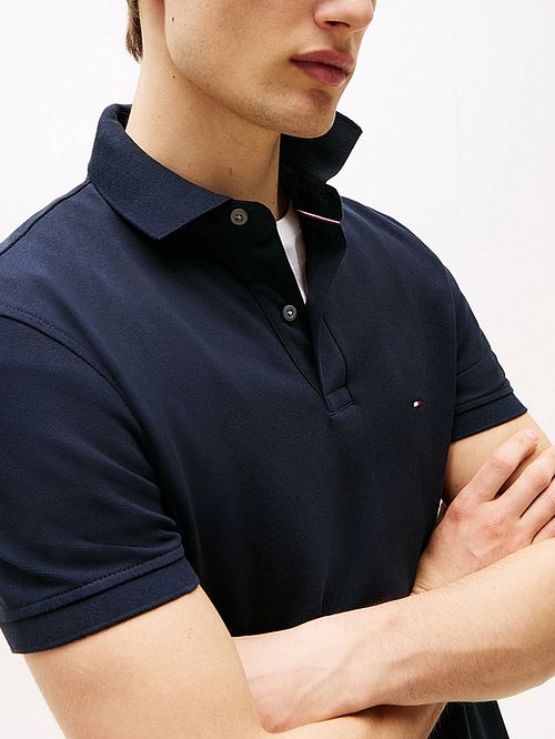 Tommy Hilfiger Pikétröja Regular Mörkblå Model / Detail