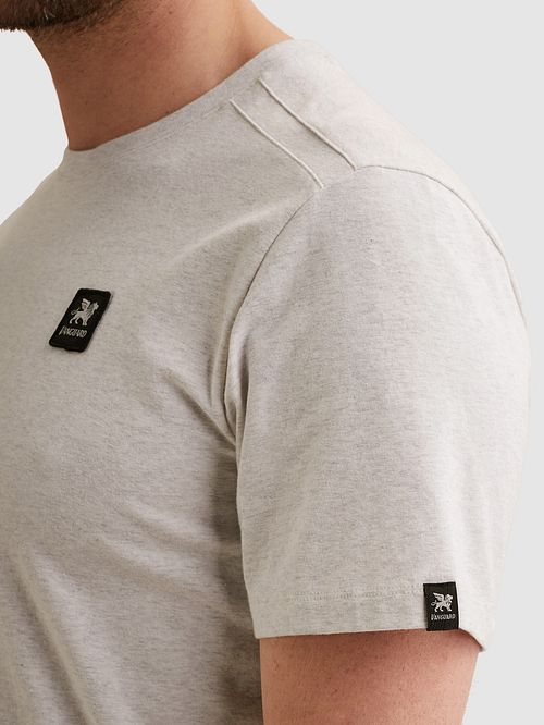 Camiseta Vanguard con logo en blanco roto jaspeado Model / Zijkant