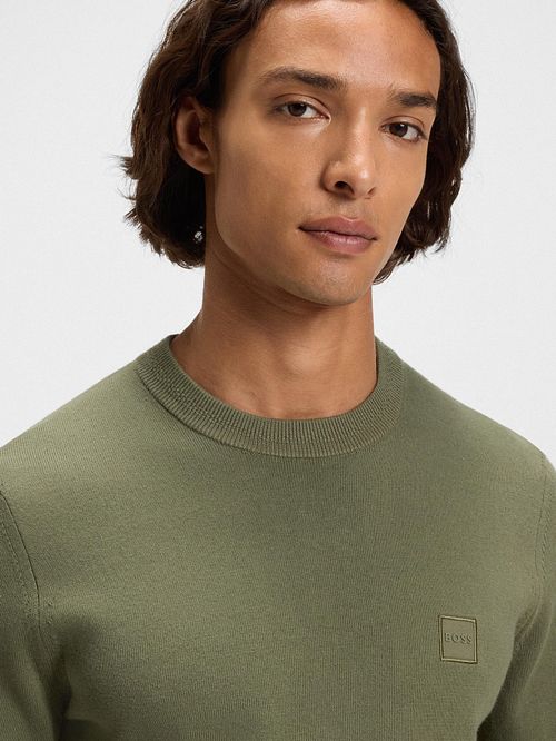 BOSS Kanovano Jersey Green Model / Detail