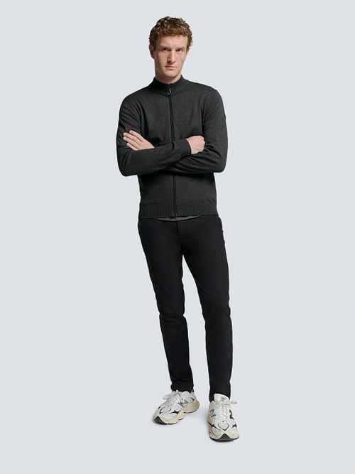 No Excess Cardigan Antraciet Model / Voorkant