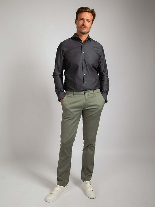 Suitable Twill Hemd Antraciet Model / Voorkant