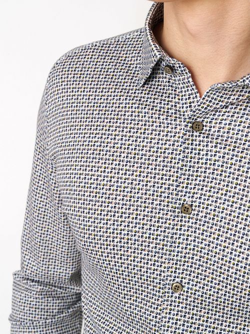Camisa Desoto estampada de círculos y cuadrados verde Model / Detail