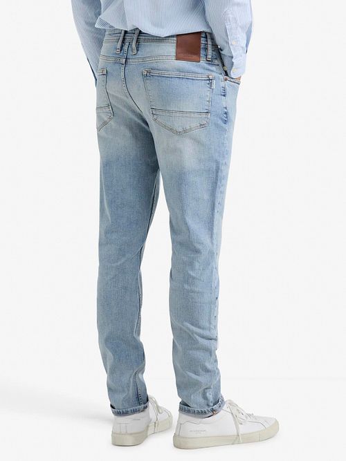 Vaqueros McGregor en denim azul claro Model / Achterkant