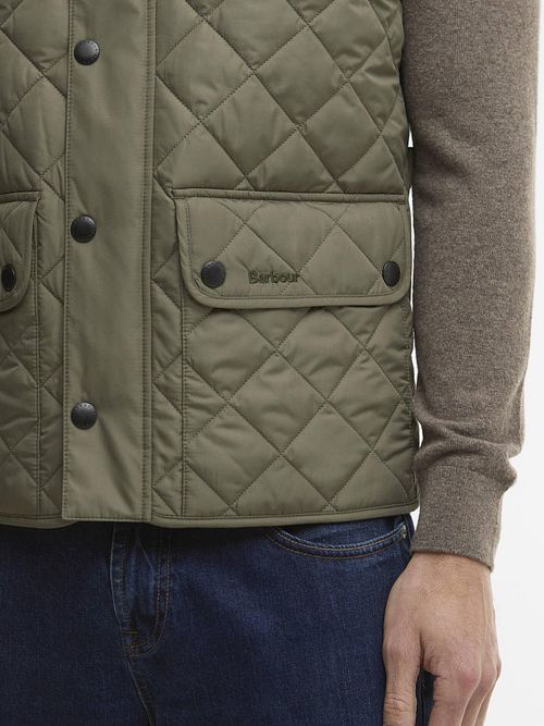 Barbour Gilet New Lowerdale Olive Model / Detail