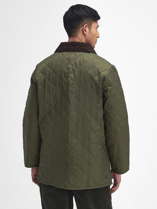 Barbour Heritage Liddesdale Quilted Jacket Green Model / Achterkant