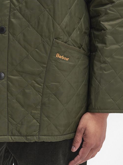 Barbour Heritage Liddesdale Quilted Jacket Green Model / Detail