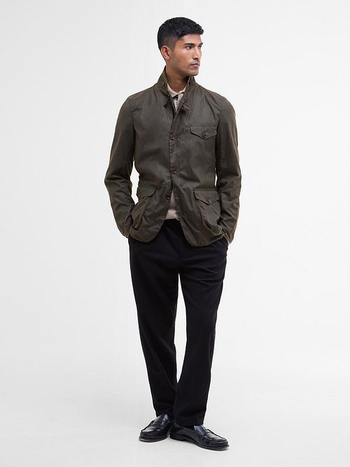 Barbour Beacon Kurtka Woskowana Olive Model / Voorkant