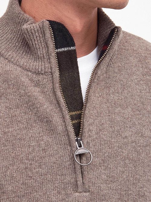 Barbour Half Zip Pullover Wool Taupe Model / Detail