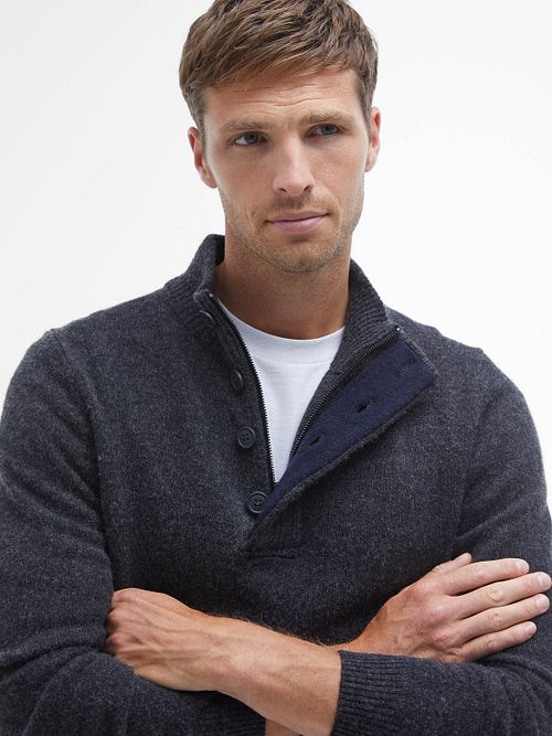 Sweter Barbour z wełny z naszywką, antracytowy Model / Voorkant
