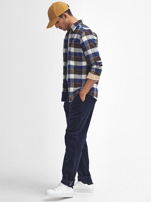 Barbour Valley Overhemd Ruit Bruin Blauw Model / Zijkant