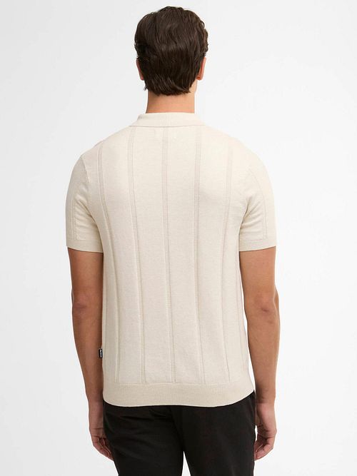 Barbour Wellburn Polo De Punto Ecru Model / Achterkant