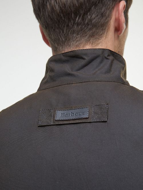 Barbour Westmoreland Voksdunvest Olivengrønn Model / Achterkant