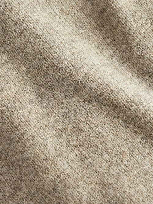 Barbour Zip Pull Wool Greige Model / Detail