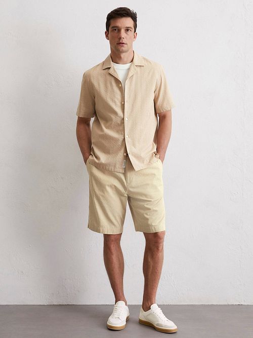 Marc O'Polo Crèpe Hemd Short Sleeves Beige Model / Voorkant