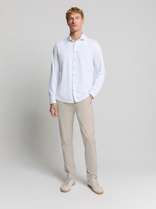 No Excess Chino 4-Way Stretch Sedoc Stone Model / Voorkant