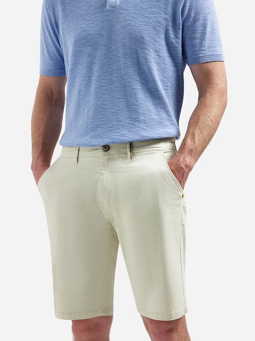 No Excess Bermuda Chino Ecru Model / Zijkant