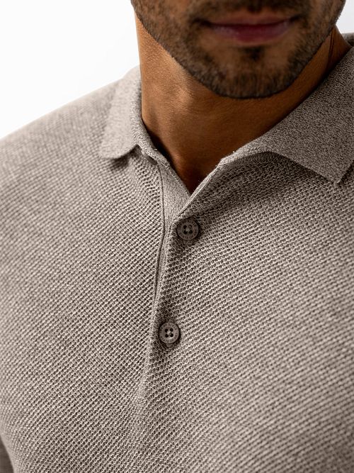 State of Art Knitted Polo Beige Model / Detail