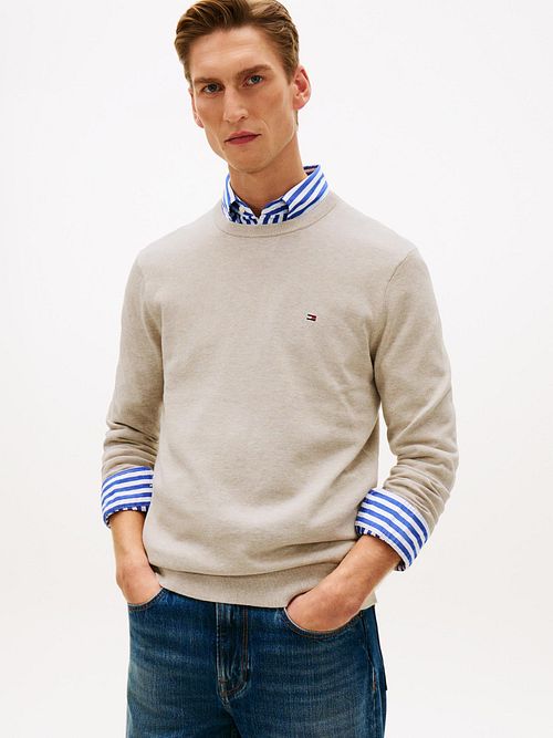 Tommy Hilfiger Pull Greige Essential Model / Voorkant