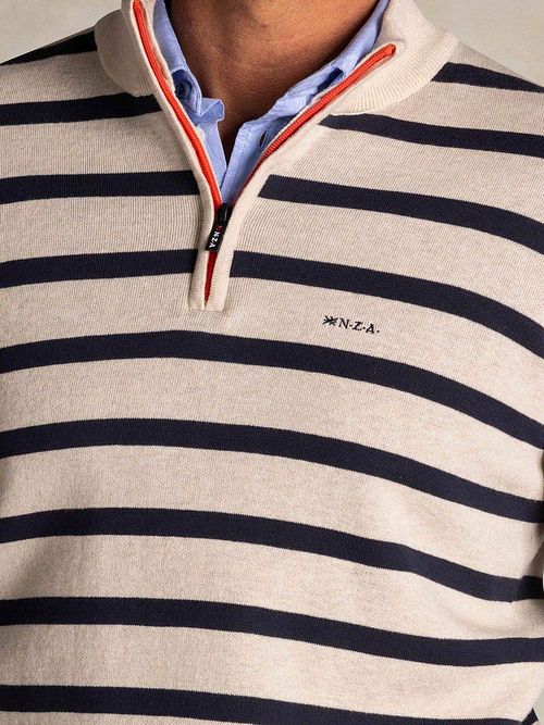 NZA Pull Wanake Demi-Zip Stripe Ecru Model / Detail
