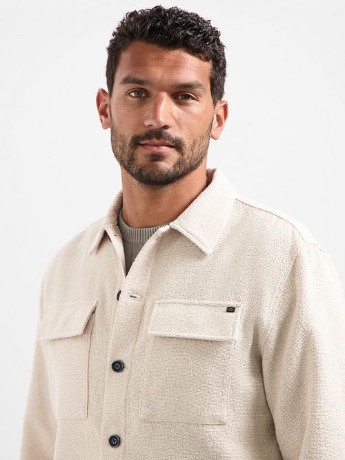 Overshirt No Excess bouclé w kolorze ecru Model / Voorkant