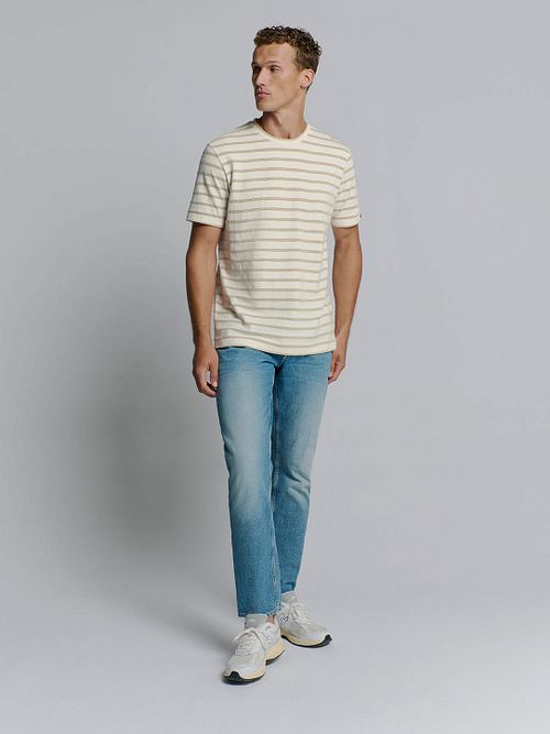 No-Excess T-Shirt z okrągłym dekoltem, żakardowe paski Model / Voorkant