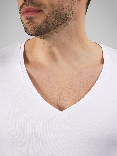 Suitable Vibamboru T-Shirt z głębokim dekoltem V, biały 4-pack Model / Detail