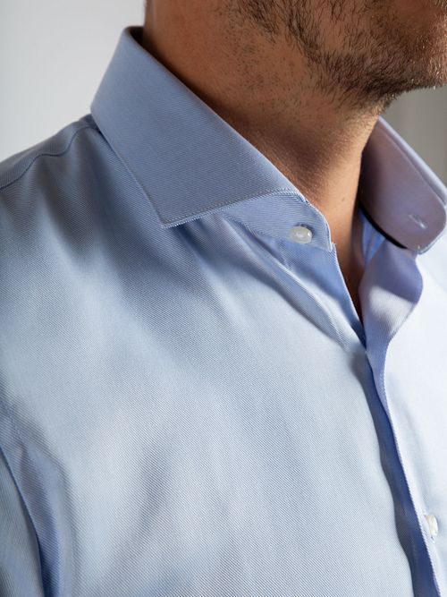 Suitable Skjorta Twill Ärm 7 Ljusblå Model / Detail