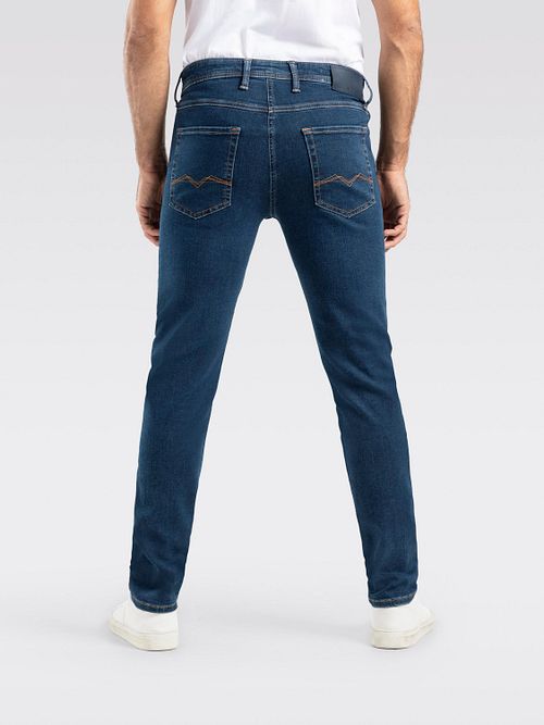 MAC Jeans Macflexx Dybblå Stonewash Model / Achterkant
