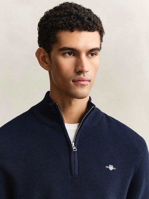 GANT Halv Zip Trøje Micro Textured Navy Model / Detail