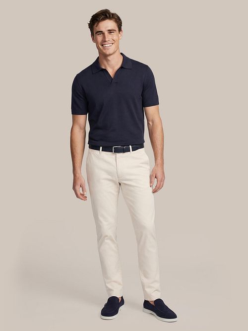 Suitable Peano Chinos Twill Blanco Roto Model / Voorkant